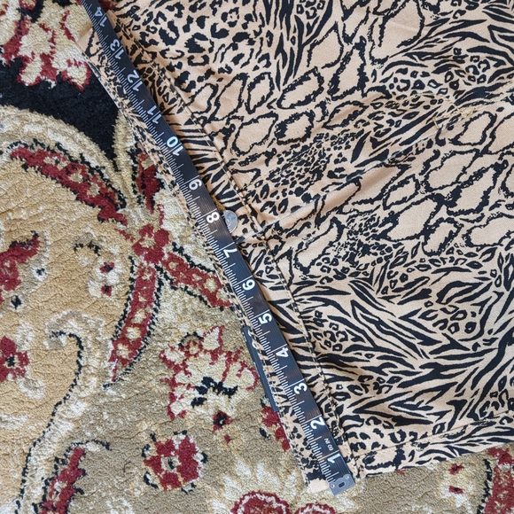 2/20) NWOT Tan animal print jeans - Picture 8 of 12